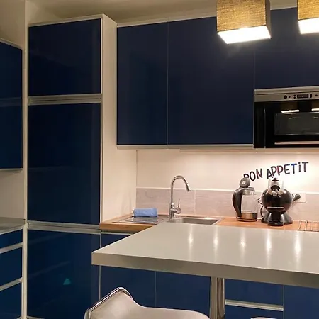 Azur, Classe, Climatise, Wifi, Ascenseur, A 75 M De La