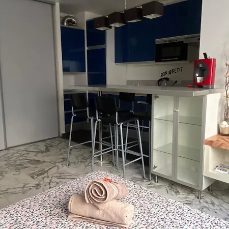 Azur, Classe, Climatise, Wifi, Ascenseur, A 75 M De La Toulon