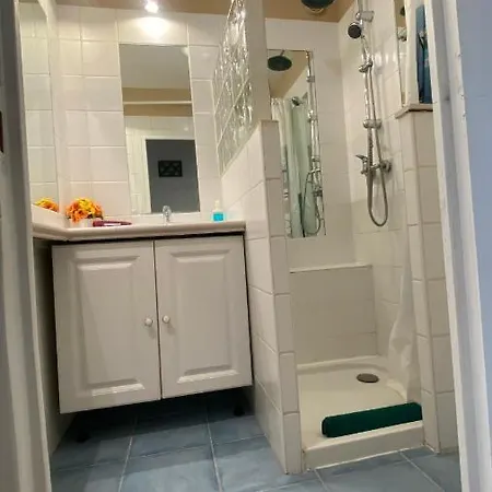 Azur, Classe, Climatise, Wifi, Ascenseur, A 75 M De La Apartment *