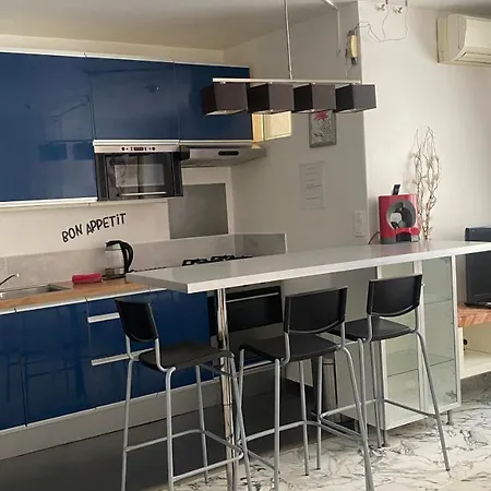 Appartement Azur, Classe, Climatise, Wifi, Ascenseur, A 75 M De La Toulon
